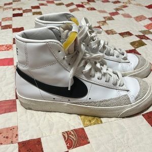 Nike blazer mid 77 sneaks